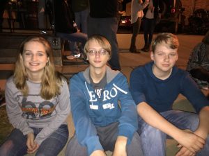 Everyone remarks how much Kya looks like the boys, even though they don't share DNA. 